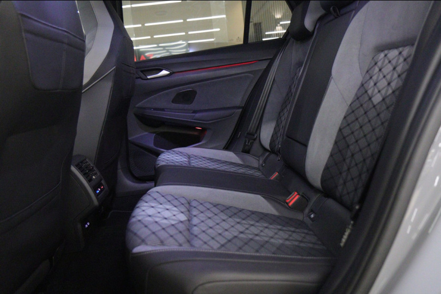 Volkswagen Golf 1.5 eTSI R-Line Pano/HUD/H&K/CAM/BLINDESPOT/BOMVOL