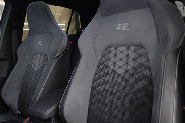 Volkswagen Golf 1.5 eTSI R-Line Pano/HUD/H&K/CAM/BLINDESPOT/BOMVOL