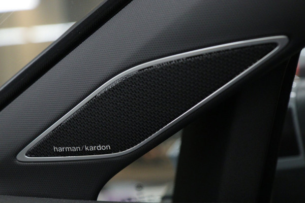 Volkswagen Golf 1.5 eTSI R-Line Pano/HUD/H&K/CAM/BLINDESPOT/BOMVOL