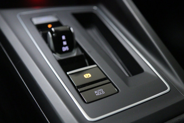 Volkswagen Golf 1.5 eTSI R-Line Pano/HUD/H&K/CAM/BLINDESPOT/BOMVOL