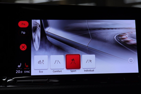 Volkswagen Golf 1.5 eTSI R-Line Pano/HUD/H&K/CAM/BLINDESPOT/BOMVOL