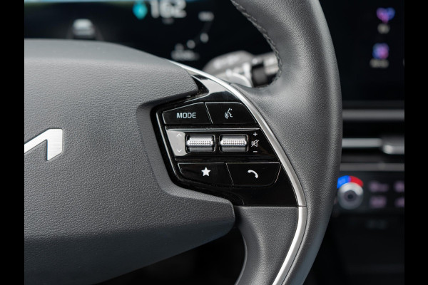Kia Niro EV DynamicPlusLine 64.8 kWh Schuifdak | Leder | LED | Stuur + Stoelverwarming | Navigatie l PDC l Carplay