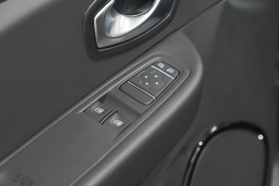 Renault Clio TCe 90 Limited | Trekhaak | Navigatie | Parkeersensoren