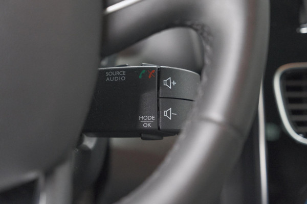 Renault Clio TCe 90 Limited | Trekhaak | Navigatie | Parkeersensoren