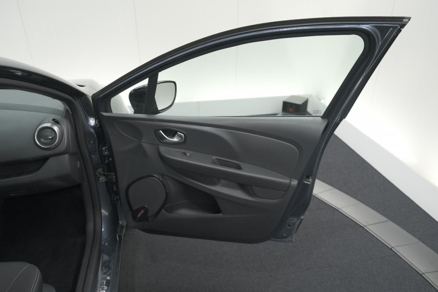 Renault Clio TCe 90 Limited | Trekhaak | Navigatie | Parkeersensoren