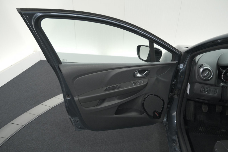 Renault Clio TCe 90 Limited | Trekhaak | Navigatie | Parkeersensoren