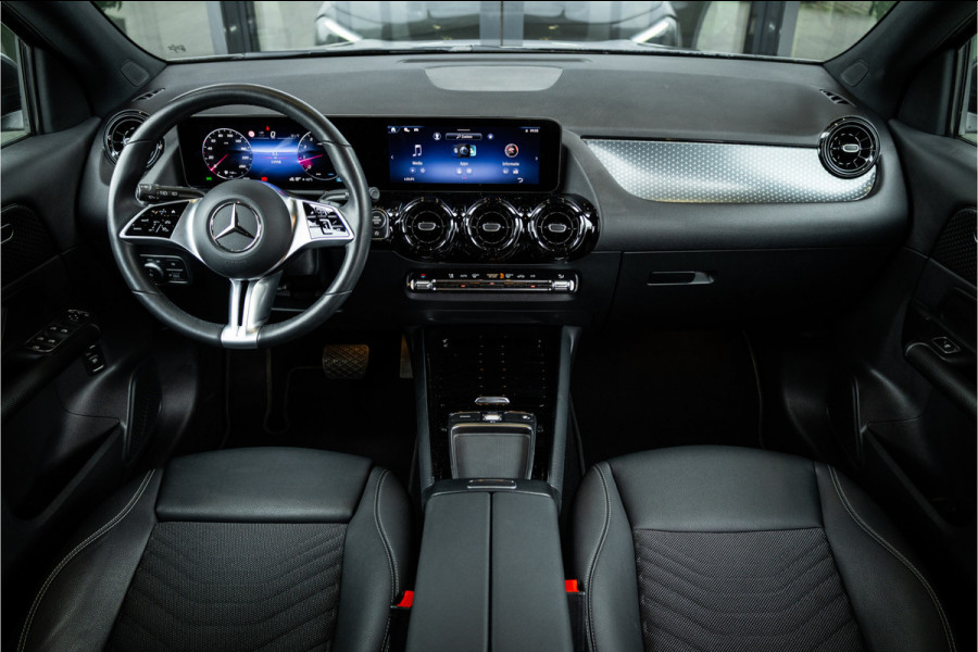 Mercedes-Benz GLA GLA200 - ACC | Camera | Stoelverwarming