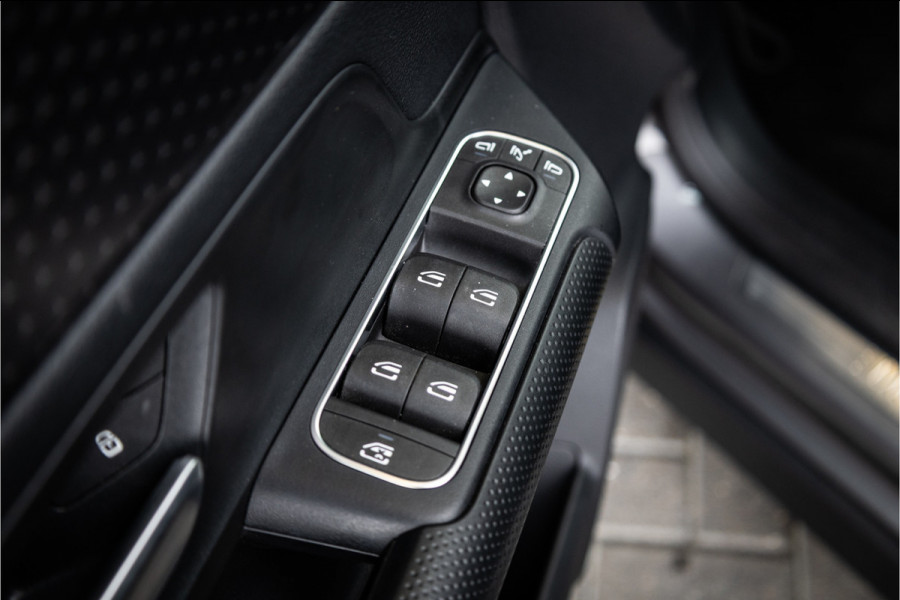 Mercedes-Benz GLA GLA200 - ACC | Camera | Stoelverwarming