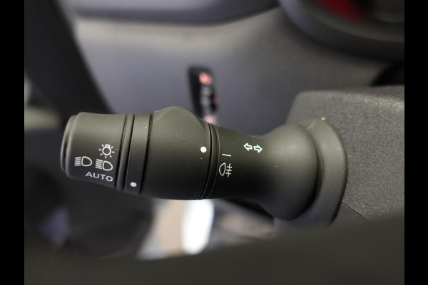 Renault Master T33 2.3 dCi 135PK L2H2 BPM VRIJ! Airco Cruise control Parkeersensoren Navigatie Trekhaak Prijs