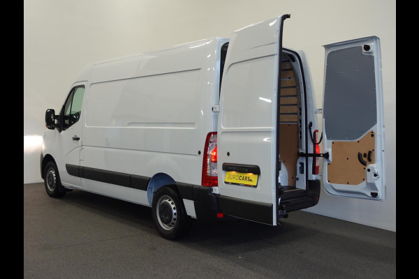 Renault Master T33 2.3 dCi 135PK L2H2 BPM VRIJ! Airco Cruise control Parkeersensoren Navigatie Trekhaak Prijs