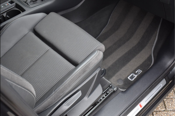 Audi Q3 Sportback 45 TFSI e S-Line 245 Pk Navi Sfeerverlichting Full Led Keyless Trekhaak 20 Inch Unieke staat