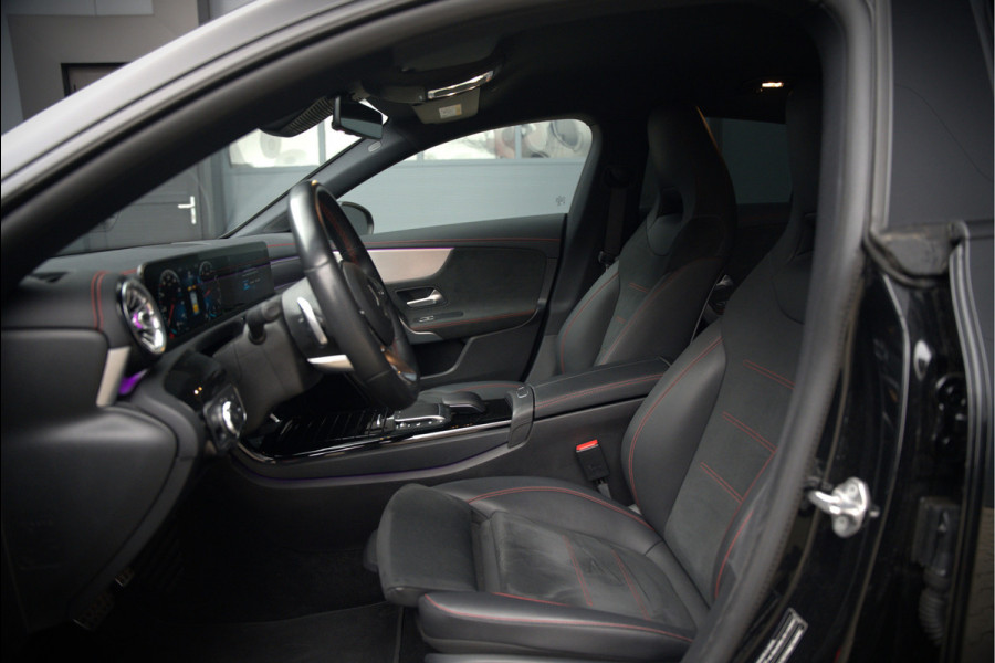 Mercedes-Benz CLA-Klasse Shooting Brake 250 e Business Solution AMG Limited | Panoramadak | Stoelverwarming | Memory Seats | Keyless | Ambiance Verlichting | Apple Carplay | Camera | Cruise Control |