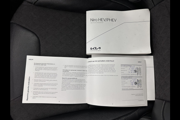 Kia Niro 1.6 GDi Hybrid DynamicLine (INCL-BTW) *AUT | ADAPTIVE-CRUISE | 1/2 LEATHER-FABRIC | NAVI-FULLMAP | CAMERA | DAB+ | KEYLESS | ECC | DIGI-COCKPIT | SHIFT-PADDLES | LANE-ASSIST | PDC | 16''ALU*