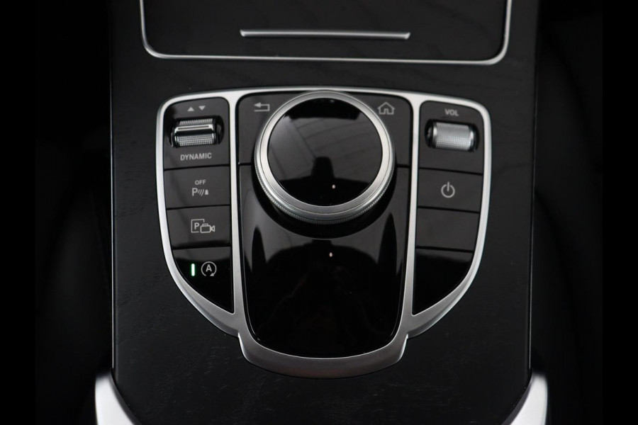 Mercedes-Benz C-Klasse 160 AMG Limited | Stoelverwarming | Leder/Alcantara | Trekhaak | Full LED | Park Assist | Camera | Navigatie | Climate control | Bluetooth | Cruise control
