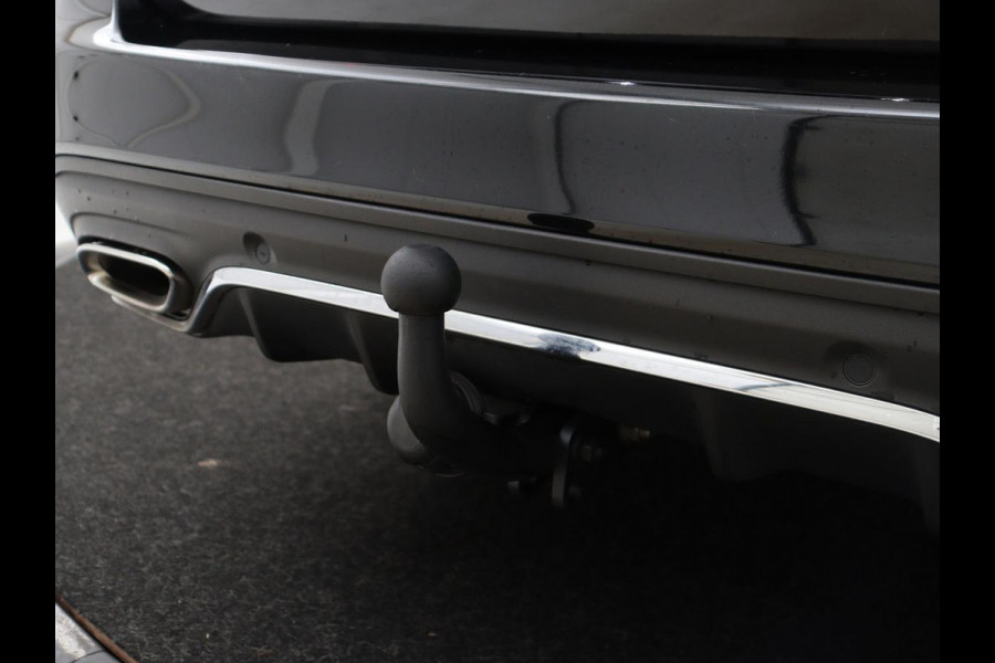 Mercedes-Benz C-Klasse 160 AMG Limited | Stoelverwarming | Leder/Alcantara | Trekhaak | Full LED | Park Assist | Camera | Navigatie | Climate control | Bluetooth | Cruise control