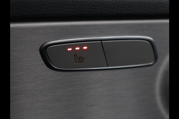 Mercedes-Benz C-Klasse 160 AMG Limited | Stoelverwarming | Leder/Alcantara | Trekhaak | Full LED | Park Assist | Camera | Navigatie | Climate control | Bluetooth | Cruise control