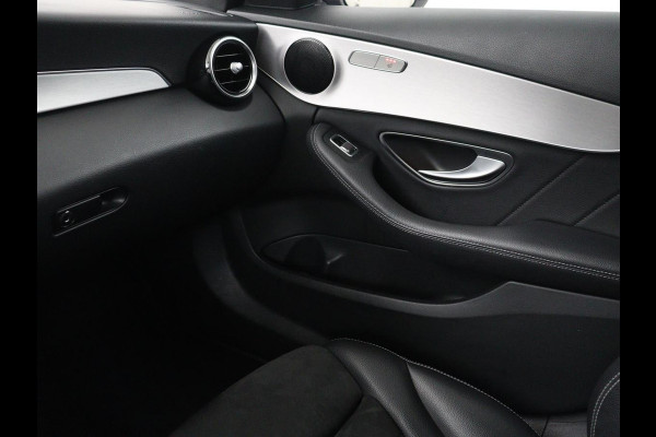 Mercedes-Benz C-Klasse 160 AMG Limited | Stoelverwarming | Leder/Alcantara | Trekhaak | Full LED | Park Assist | Camera | Navigatie | Climate control | Bluetooth | Cruise control