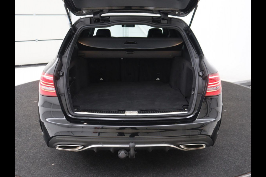 Mercedes-Benz C-Klasse 160 AMG Limited | Stoelverwarming | Leder/Alcantara | Trekhaak | Full LED | Park Assist | Camera | Navigatie | Climate control | Bluetooth | Cruise control