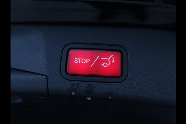 Mercedes-Benz C-Klasse 160 AMG Limited | Stoelverwarming | Leder/Alcantara | Trekhaak | Full LED | Park Assist | Camera | Navigatie | Climate control | Bluetooth | Cruise control