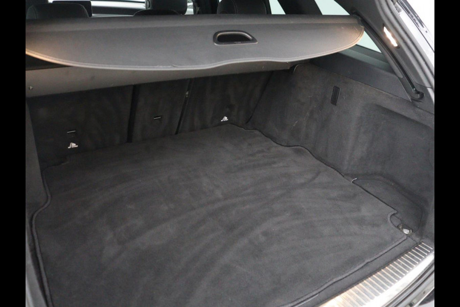 Mercedes-Benz C-Klasse 160 AMG Limited | Stoelverwarming | Leder/Alcantara | Trekhaak | Full LED | Park Assist | Camera | Navigatie | Climate control | Bluetooth | Cruise control