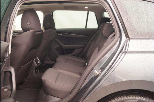 Škoda Octavia Combi 1.0 TSI 110pk DSG Business Edition -PANO-ECC-CAM-