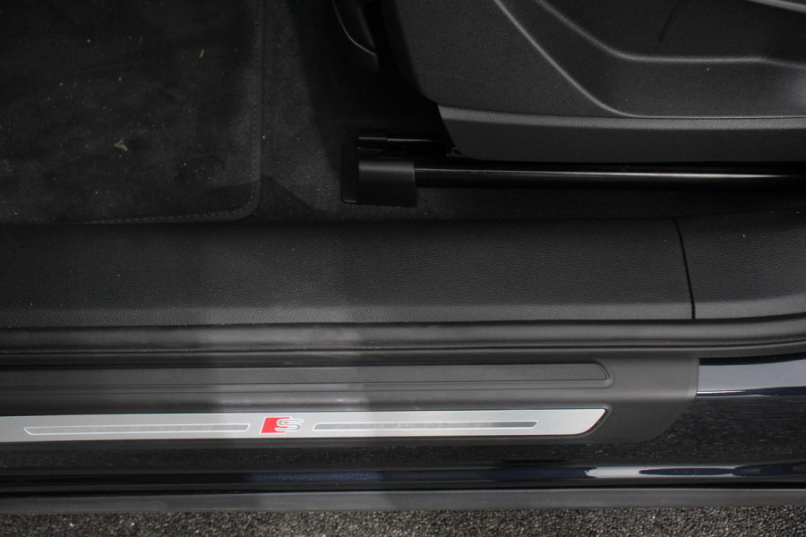 Audi Q5 50 TFSI e quattro Pro Line S-Line Plugin Hybrid | Navigatie | Climate Control | Led | Parkeer sensoren V+A | Stoelverwarming | Virtual Cockpit | Extra Getint Glas