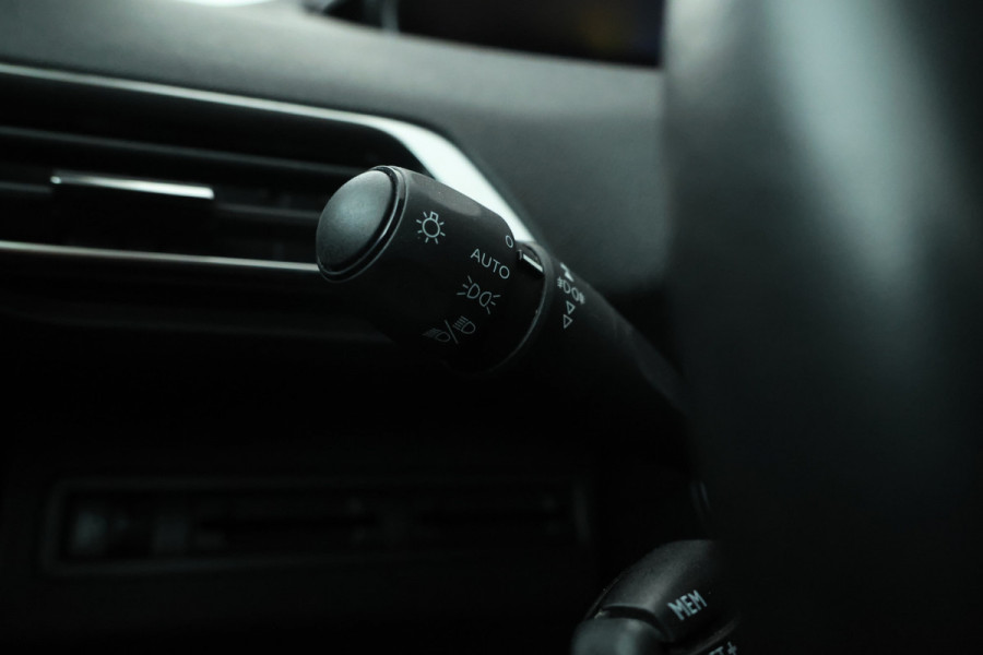 Peugeot 3008 1.5 BlueHDi Blue Lease Premium Automaat, Navigatie, climate,