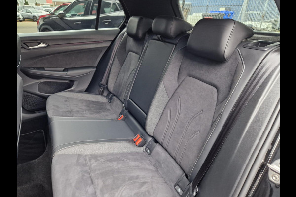 Volkswagen Golf 8.5 1.5 eTSI 150pk dsg 50 Edition/Pano/IQ drive/Full