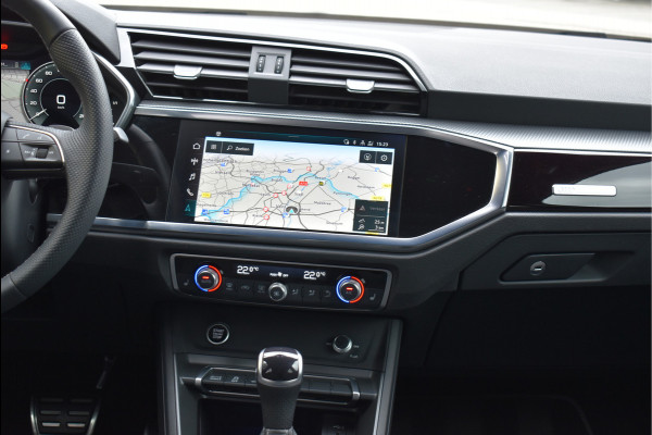 Audi Q3 Sportback 45 TFSI e S-Line 245 Pk Navi Sfeerverlichting Full Led Keyless Trekhaak 20 Inch Unieke staat