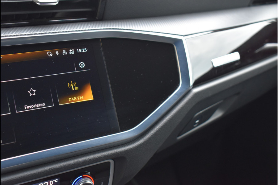 Audi Q3 Sportback 45 TFSI e S-Line 245 Pk Navi Sfeerverlichting Full Led Keyless Trekhaak 20 Inch Unieke staat