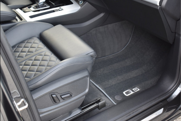 Audi Q5 50 TFSI e S-Line 299 Pk RS-Stoel Luchtvering Matrix Oled ACC Keyless Trekhaak 20 Inch