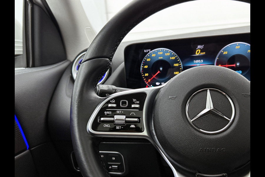 Mercedes-Benz EQA 250 Luxury 67 kWh | Achteruitrij camera | Stoelverwarming | Panoramadak | Navigatie | Sfeerverlichting | Cruis control |  Inclusief 24 maanden Mercedes-Benz Certified garantie voor Europa.