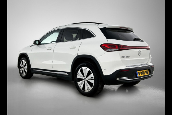 Mercedes-Benz EQA 250 Luxury 67 kWh | Achteruitrij camera | Stoelverwarming | Panoramadak | Navigatie | Sfeerverlichting | Cruis control |  Inclusief 24 maanden Mercedes-Benz Certified garantie voor Europa.