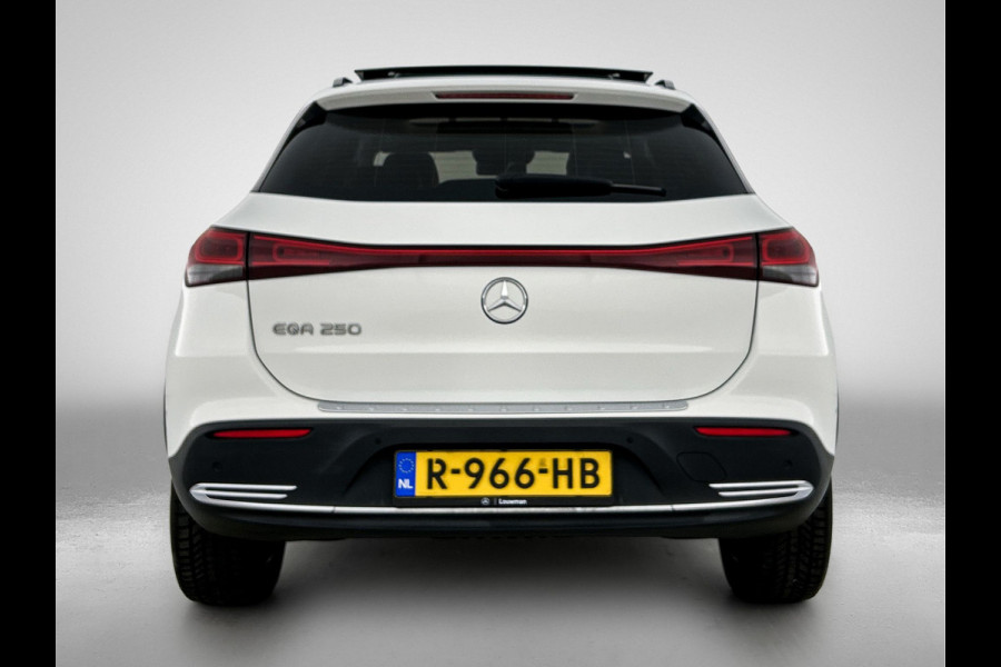 Mercedes-Benz EQA 250 Luxury 67 kWh | Achteruitrij camera | Stoelverwarming | Panoramadak | Navigatie | Sfeerverlichting | Cruis control |  Inclusief 24 maanden Mercedes-Benz Certified garantie voor Europa.