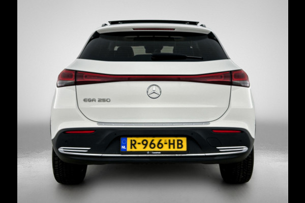 Mercedes-Benz EQA 250 Luxury 67 kWh | Achteruitrij camera | Stoelverwarming | Panoramadak | Navigatie | Sfeerverlichting | Cruis control |  Inclusief 24 maanden Mercedes-Benz Certified garantie voor Europa.