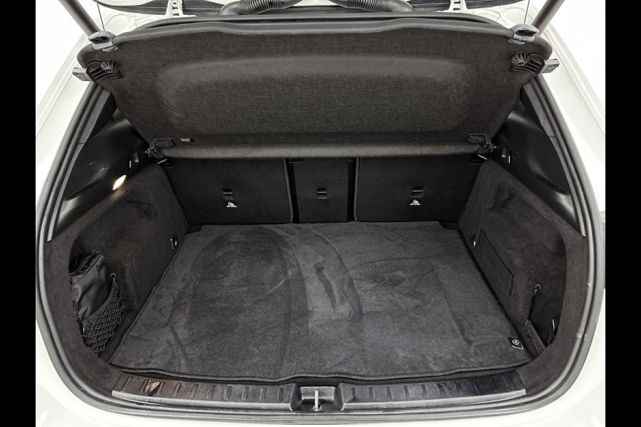 Mercedes-Benz EQA 250 Luxury 67 kWh | Achteruitrij camera | Stoelverwarming | Panoramadak | Navigatie | Sfeerverlichting | Cruis control |  Inclusief 24 maanden Mercedes-Benz Certified garantie voor Europa.