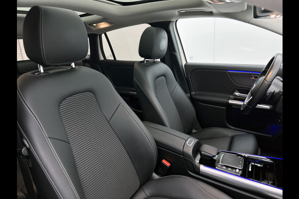 Mercedes-Benz EQA 250 Luxury 67 kWh | Achteruitrij camera | Stoelverwarming | Panoramadak | Navigatie | Sfeerverlichting | Cruis control |  Inclusief 24 maanden Mercedes-Benz Certified garantie voor Europa.