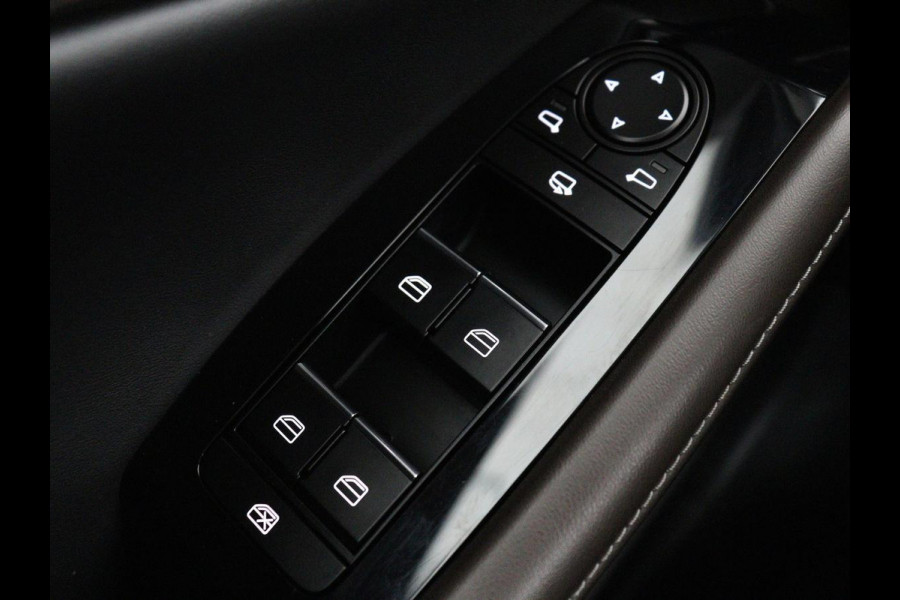 Mazda CX-30 2.0 e-SkyActiv-X M Hybrid Luxury | Leder | Stoelverwarming | Head-Up | Adaptive cruise | Camera | BOSE Sound | Carplay | Navigatie | Keyless | Full LED | Memory | Parkeerhulp
