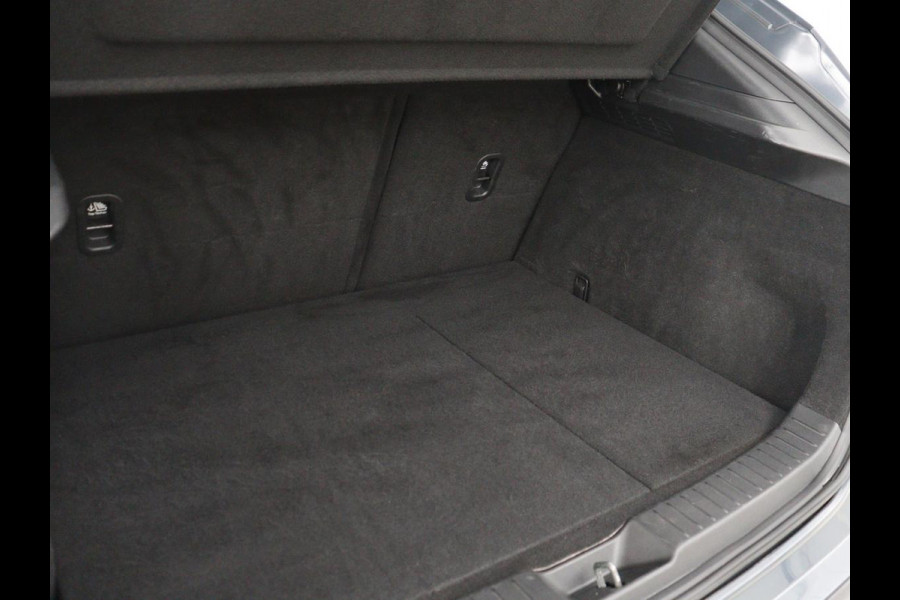 Mazda CX-30 2.0 e-SkyActiv-X M Hybrid Luxury | Leder | Stoelverwarming | Head-Up | Adaptive cruise | Camera | BOSE Sound | Carplay | Navigatie | Keyless | Full LED | Memory | Parkeerhulp