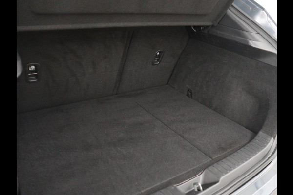 Mazda CX-30 2.0 e-SkyActiv-X M Hybrid Luxury | Leder | Stoelverwarming | Head-Up | Adaptive cruise | Camera | BOSE Sound | Carplay | Navigatie | Keyless | Full LED | Memory | Parkeerhulp