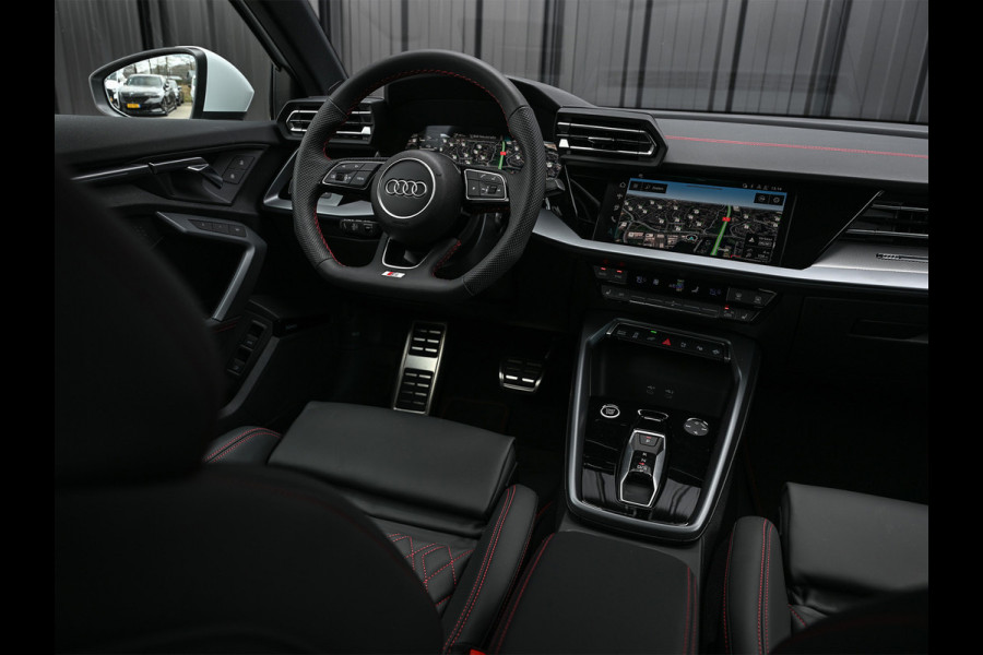 Audi A3 Sportback 45 TFSI e S edition Competition | Panoramadak | 5 jr garantie | Ambiance interieur | Active Cruise | Sonos Sound | S-Seats + Memory | Head-Up | Camera | Stoelverwarming | Keyless