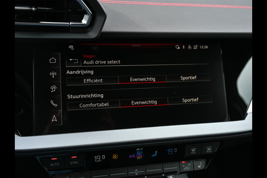 Audi A3 Sportback 45 TFSI e S edition Competition | Panoramadak | 5 jr garantie | Ambiance interieur | Active Cruise | Sonos Sound | S-Seats + Memory | Head-Up | Camera | Stoelverwarming | Keyless