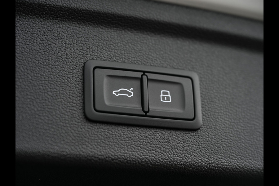 Audi A3 Sportback 45 TFSI e S edition Competition | Panoramadak | 5 jr garantie | Ambiance interieur | Active Cruise | Sonos Sound | S-Seats + Memory | Head-Up | Camera | Stoelverwarming | Keyless