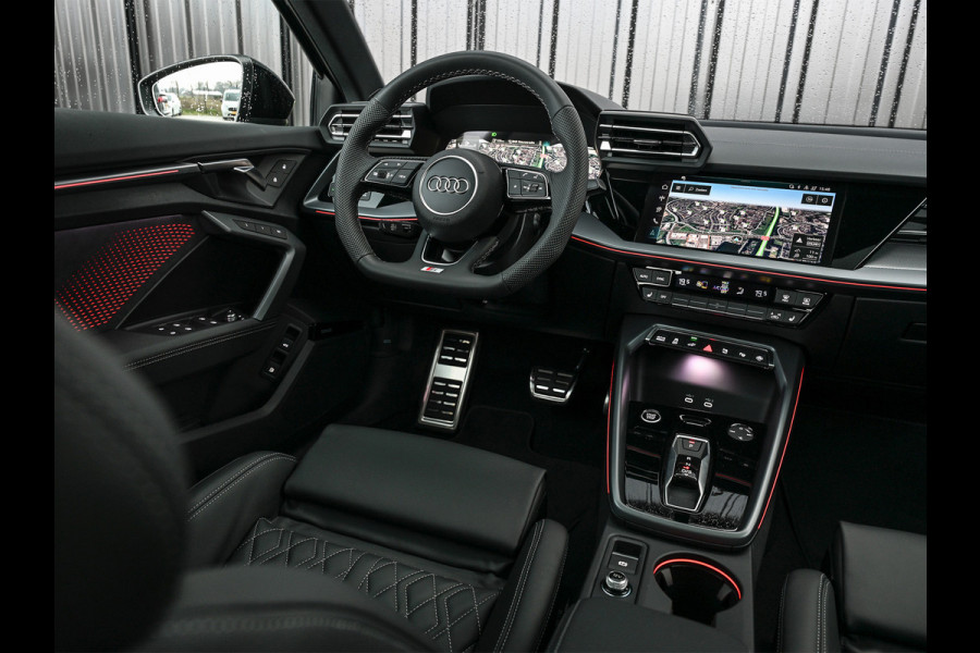 Audi A3 Sportback 45 TFSI e S edition Competition | Panoramadak | 5 jr garantie | Ambiance interieur | Active Cruise | Sonos Sound | S-Seats + Memory | Head-Up | Camera | Stoelverwarming | Keyless