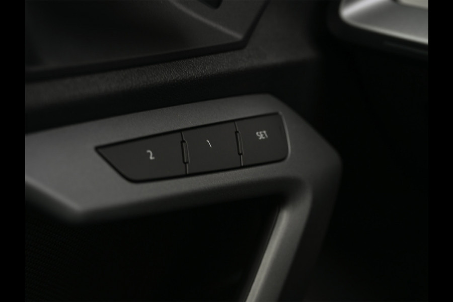 Audi A3 Sportback 45 TFSI e S edition Competition | Panoramadak | 5 jr garantie | Ambiance interieur | Active Cruise | Sonos Sound | S-Seats + Memory | Head-Up | Camera | Stoelverwarming | Keyless
