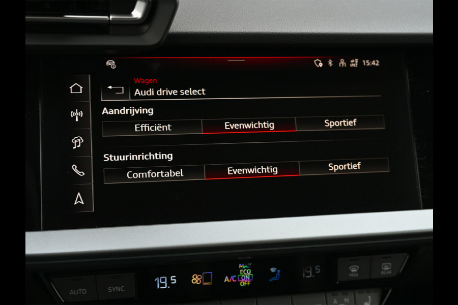 Audi A3 Sportback 45 TFSI e S edition Competition | Panoramadak | 5 jr garantie | Ambiance interieur | Active Cruise | Sonos Sound | S-Seats + Memory | Head-Up | Camera | Stoelverwarming | Keyless