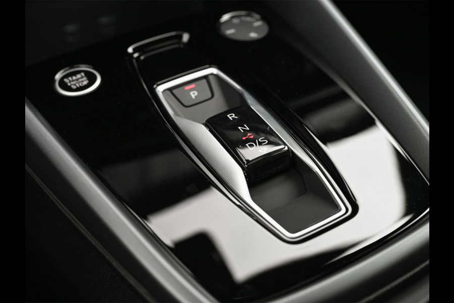 Audi A3 Sportback 45 TFSI e S edition Competition | Panoramadak | 5 jr garantie | Ambiance interieur | Active Cruise | Sonos Sound | S-Seats + Memory | Head-Up | Camera | Stoelverwarming | Keyless