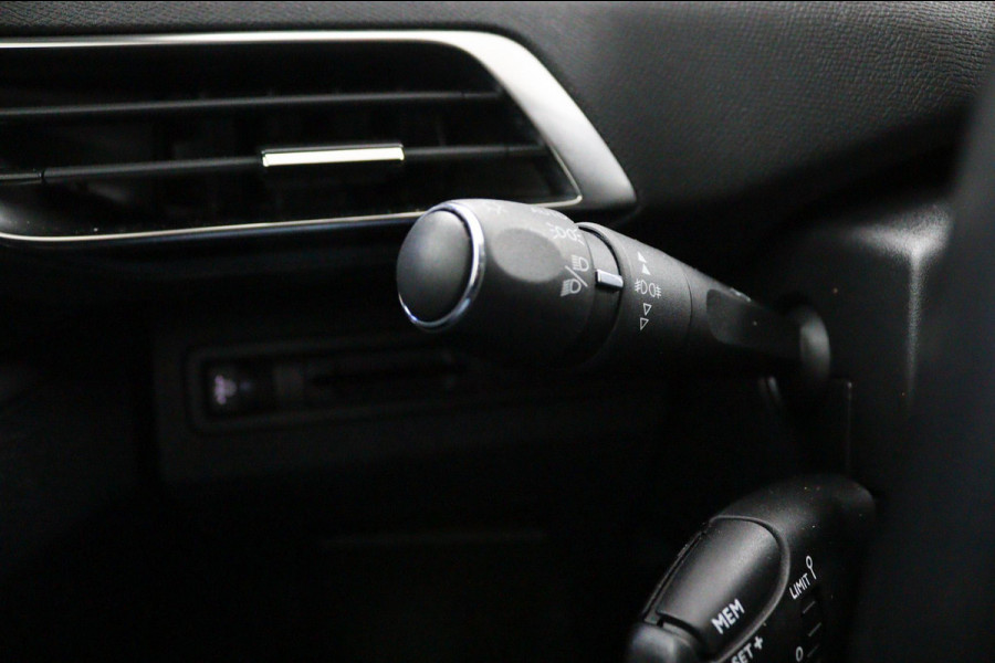 Peugeot 3008 1.2 Allure*130PK*ECC*CRUISE*NAVI*CARPLAY*