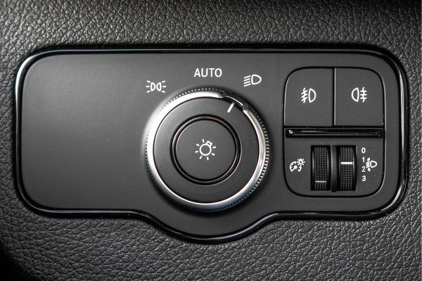 Mercedes-Benz Sprinter 317 CDI L2H2 | Mbux | Facelift | Navi | Camera | Adapt.Cruise | Automaat