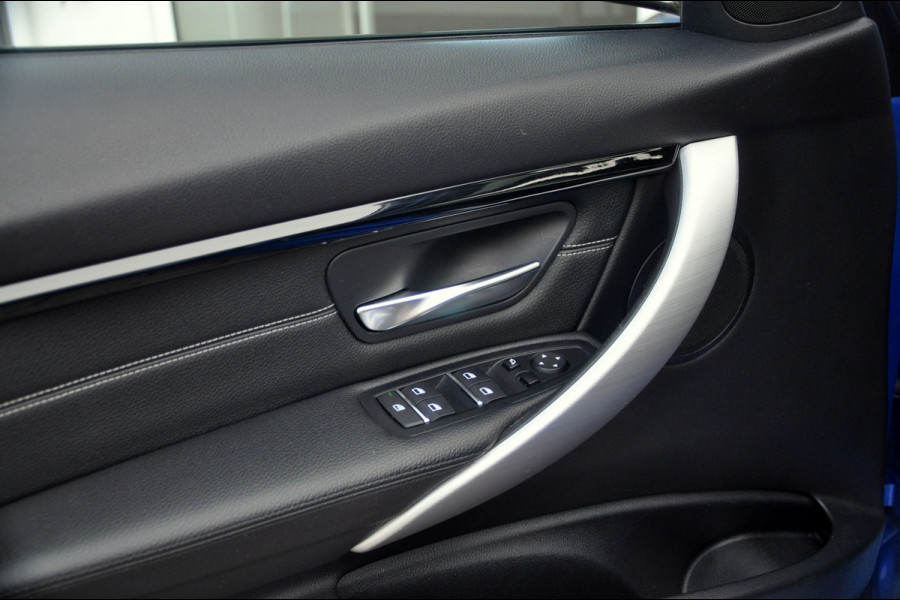 BMW 3 Serie Touring 320i M Sport Edition | Panoramadak | HUD | Trekhaak